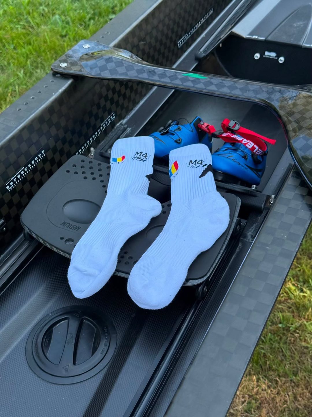 Pereche de șosete Kickfit albe personalizate cu steagul României