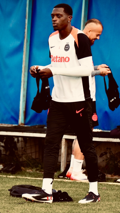 Football player with Kickfit socks